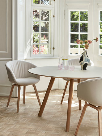 Hay CPH 25 round table - natural oak base Hay CPH 25 round table - natural oak base