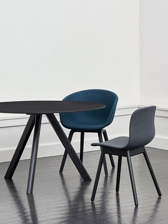 Hay CPH 20 round table - black base Hay CPH 20 round table - black base