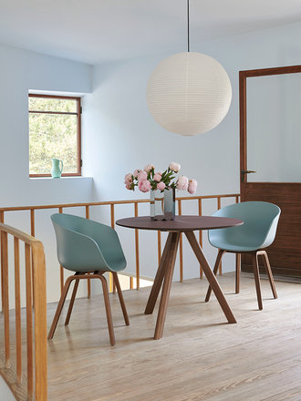 Hay CPH 20 round table - walnut base Hay CPH 20 round table - walnut base