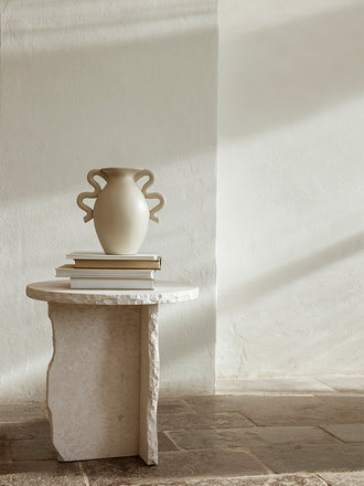 Ferm Living Mineral sculptural table - Bianco curia Ferm Living Mineral sculptural table - Bianco curia