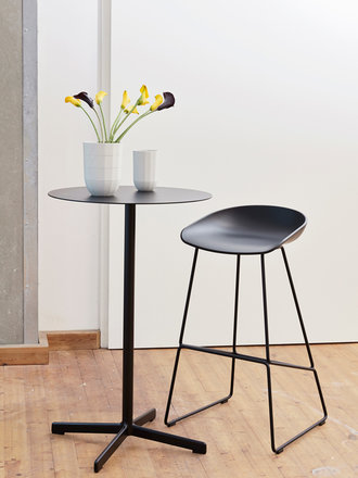 Hay Neu table high Hay Neu table high