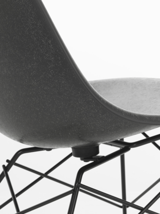 Vitra Eames Fiberglass lounge chair LSR - basic dark base Vitra Eames Fiberglass lounge chair LSR - basic dark base