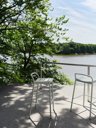 Muuto Linear bar stool