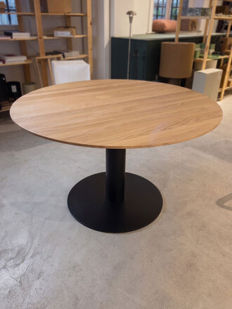 &Tradition Ex-Display In Between dining table - SK12