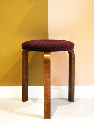 Artek Ex-display La Fabrika Limited Edition - walnut base - dark red