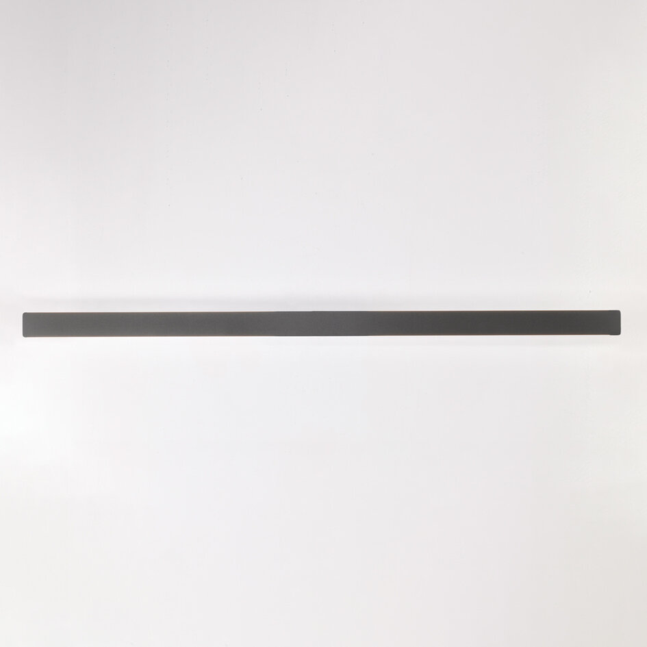 Moderne wandlamp Tyge in zwart met geïntegreerde LEDs