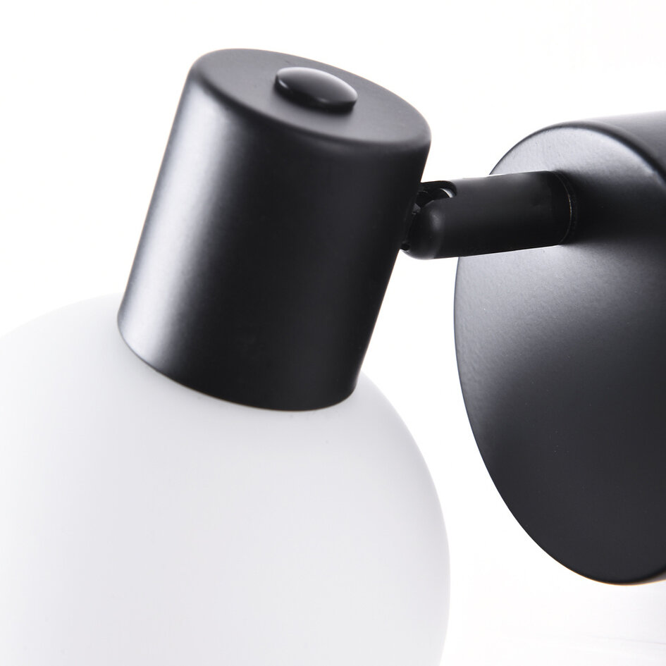 Wandspot met melkwit glas - Pilou