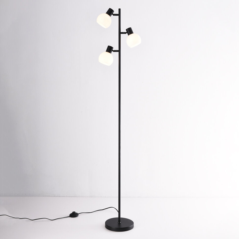3-lichts vloerlamp Pieta in zwart met melkwit glas - draaibaar