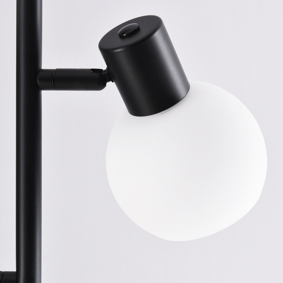3-lichts vloerlamp Pieta in zwart met melkwit glas - draaibaar