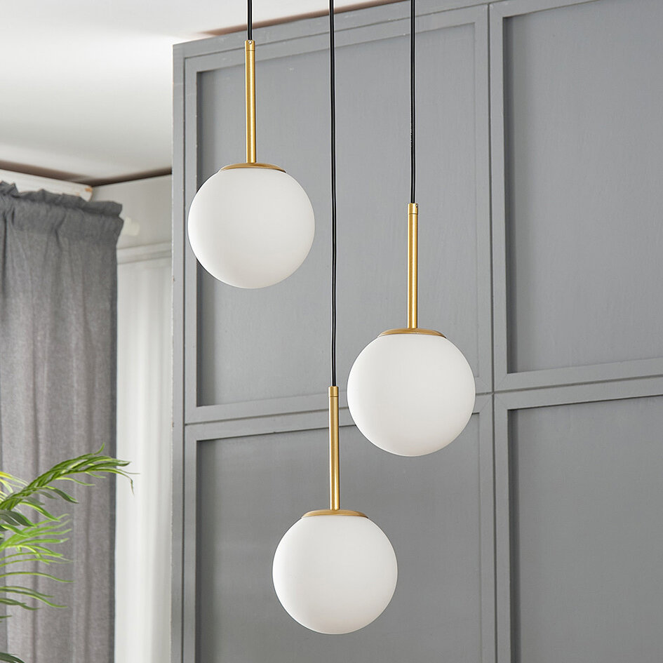 3-lichts hanglamp Addy goud met melkwit glas