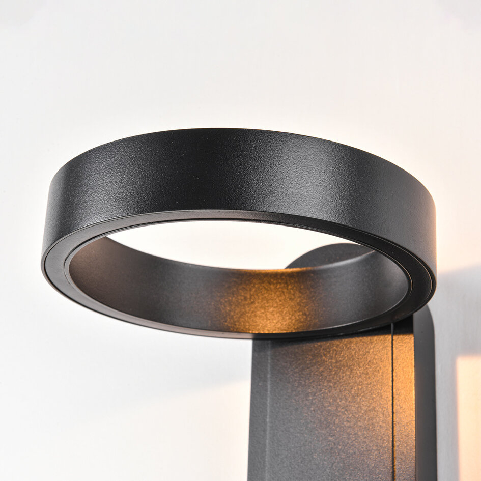 Zwarte wandlamp met draaibare ring - Starla