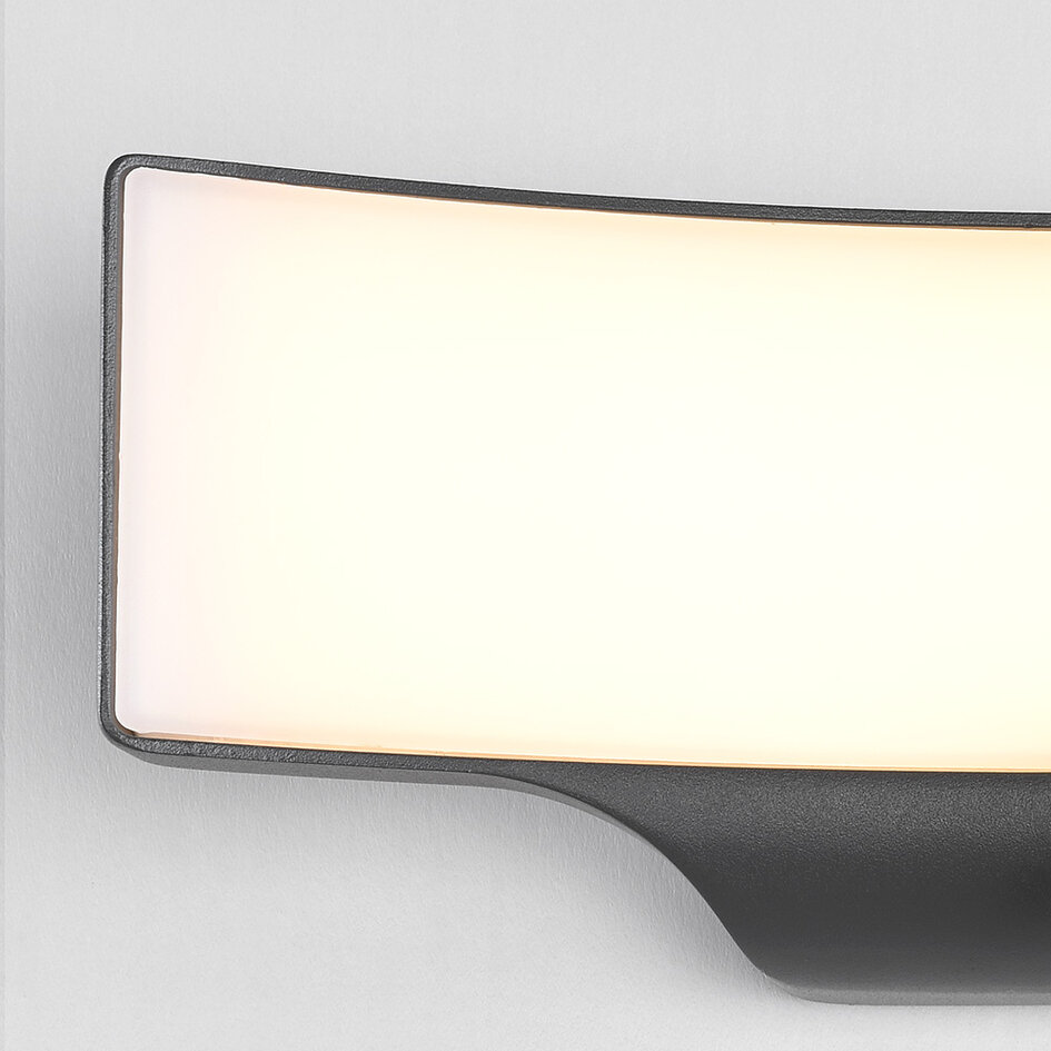 Buitenwandlamp Graham met sensor - zwart met geïntegreerde LED