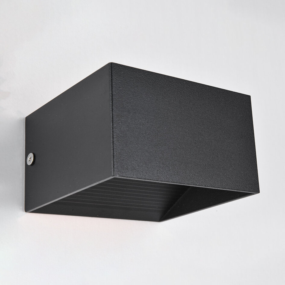 Dimbare wandlamp Lize