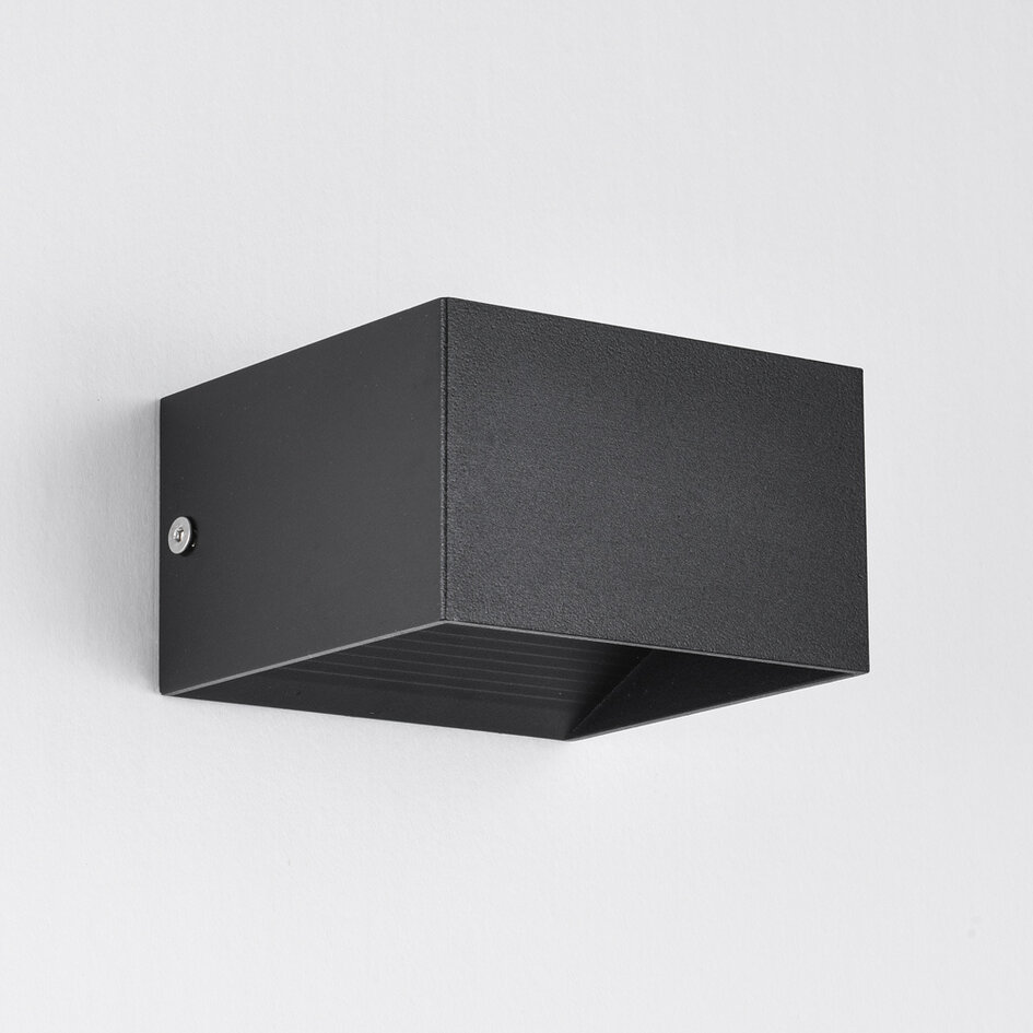 Dimbare wandlamp Lize, mat zwart