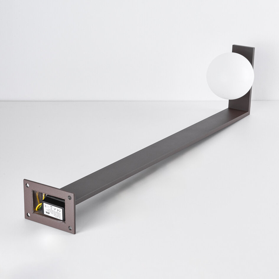 Staande buitenlamp bruin met melkwitte polycarbonaat kap - Mesia