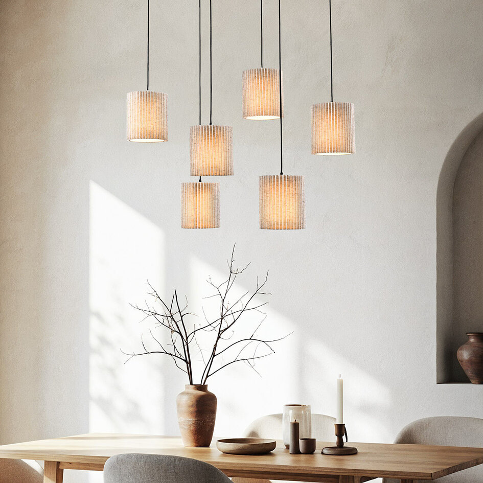 6-lichts hanglamp met beige stoffen lampenkappen - Vouw