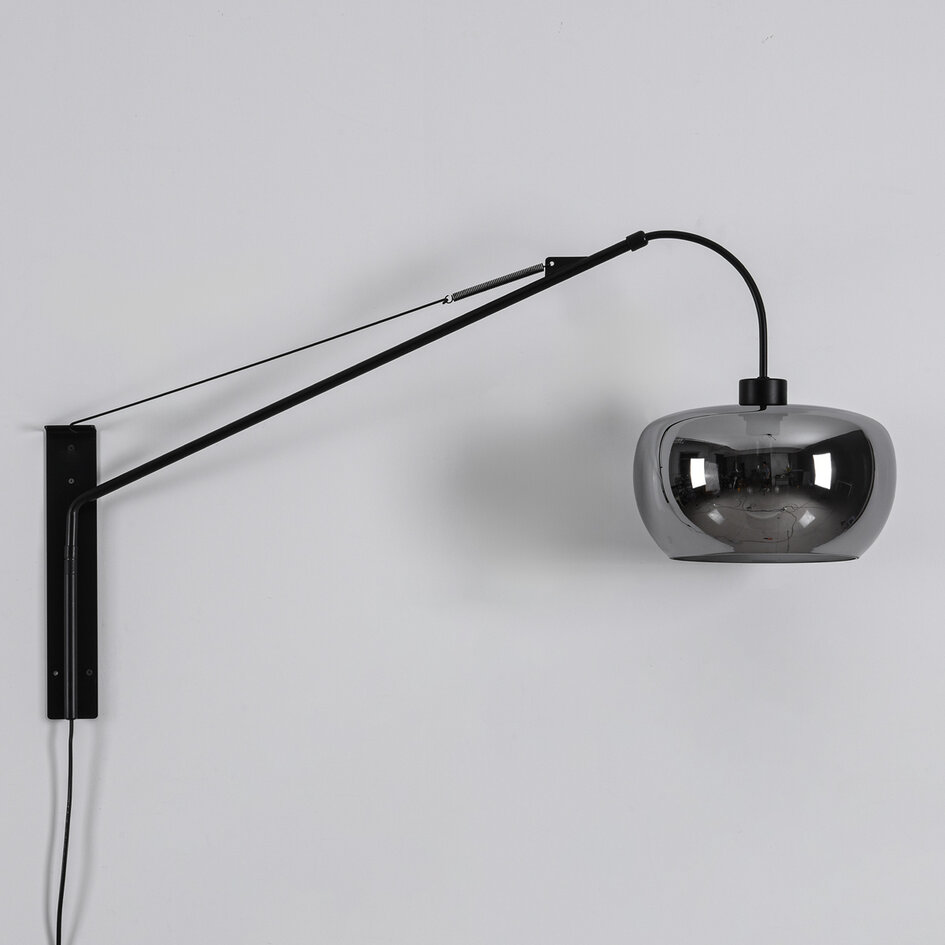 Wandlamp Dasha - zwart en smoke glas met draaibare en uitschuifbare arm