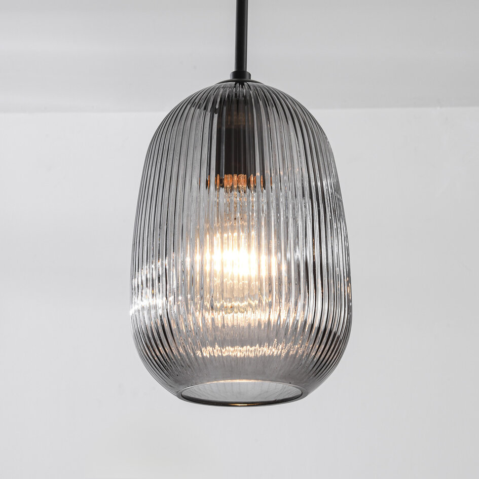 Moderne hanglamp Melora met geribbeld rookglas, 3-lichts