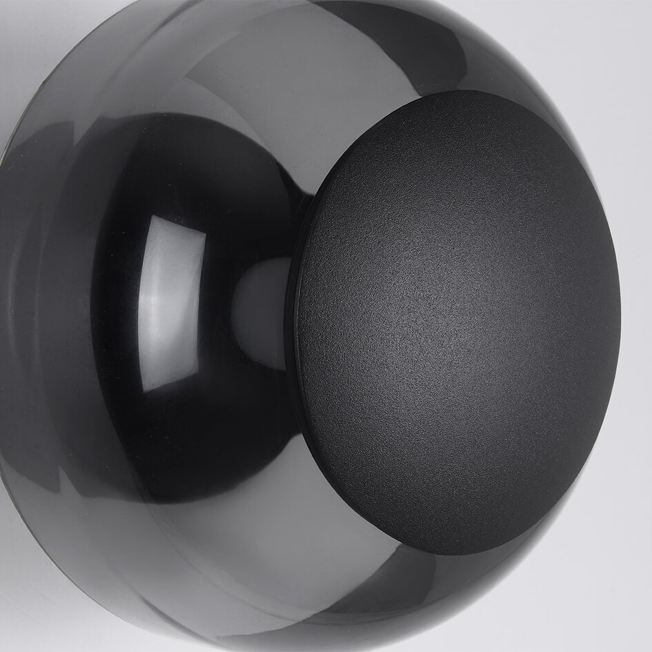 Wandlamp Jody met glazen bol en geïntegreerde LEDs