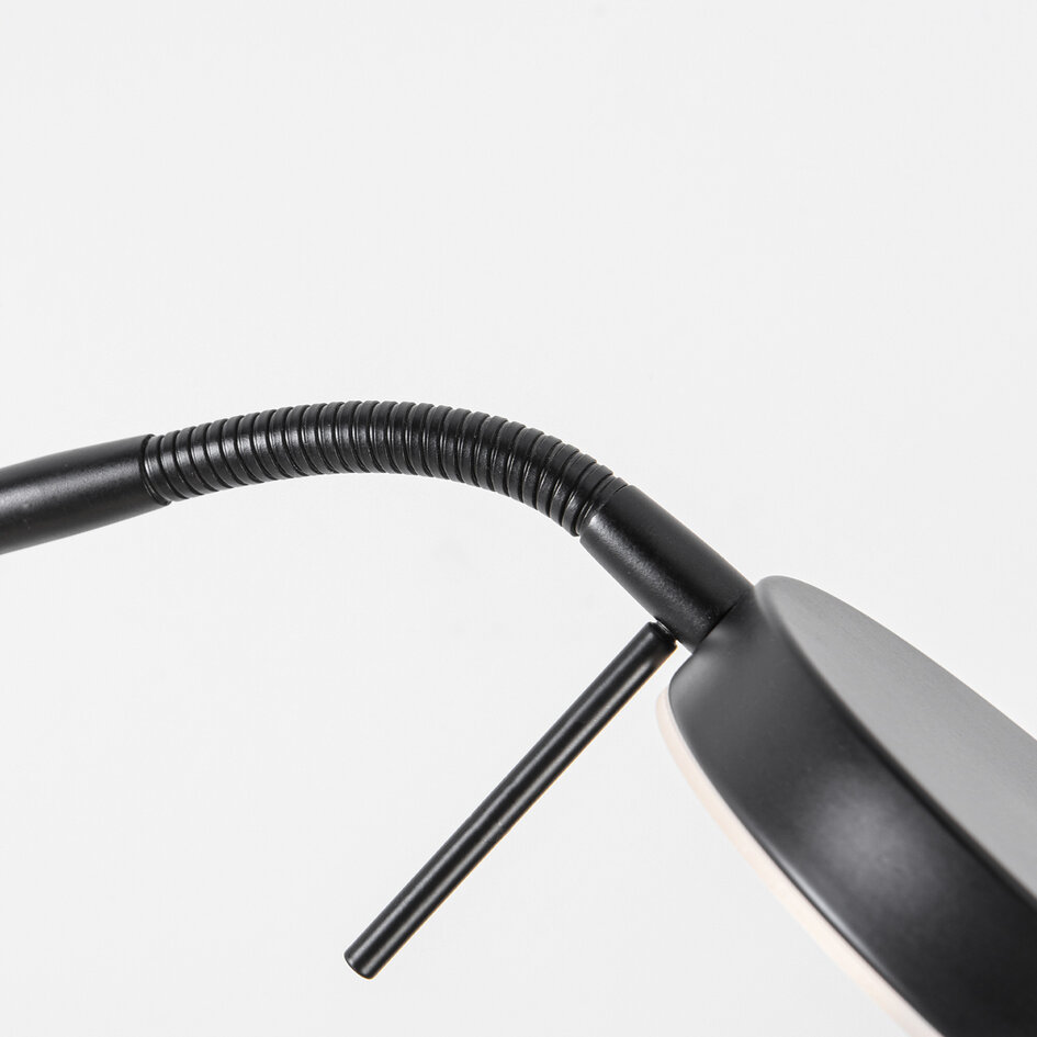 Vloerlamp Lumina zwart met geïntegreerde LEDs en aanpasbare kleurtemperatuur