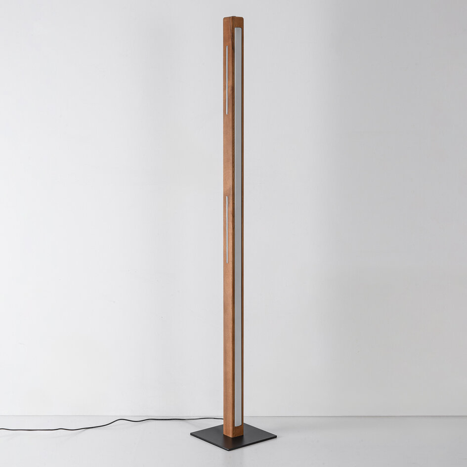 Vloerlamp Piata in houtoptiek met dimbare LEDs