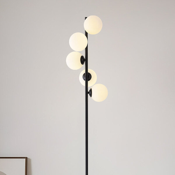Vloerlamp Tyson met zwart frame en melkglas 5-lichts