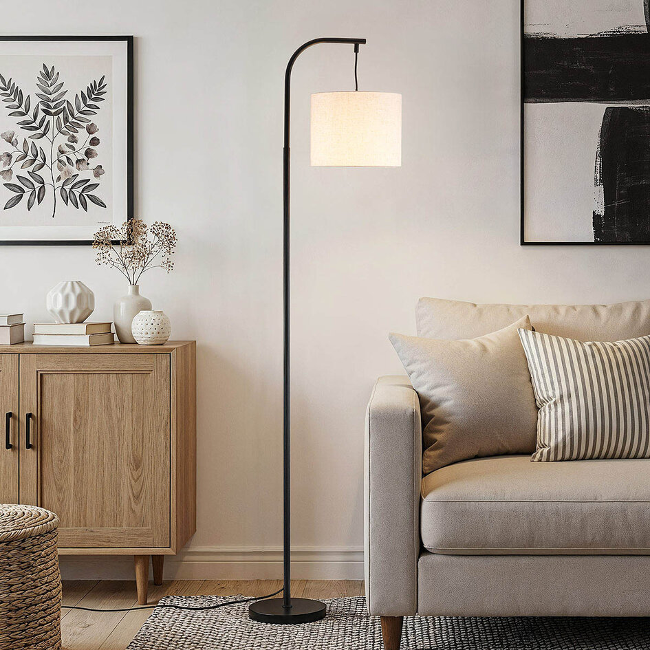 Zwarte staande lamp met linnen kap - Hygge