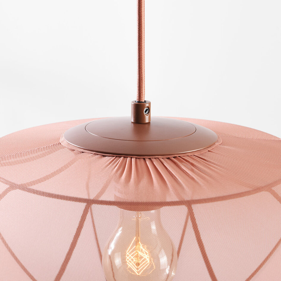 Minimalistische hanglamp Feronia met zachtroze stoffen kap Ø45 cm
