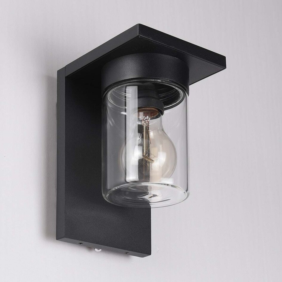 Moderne buitenlamp Aniello met schemersensor