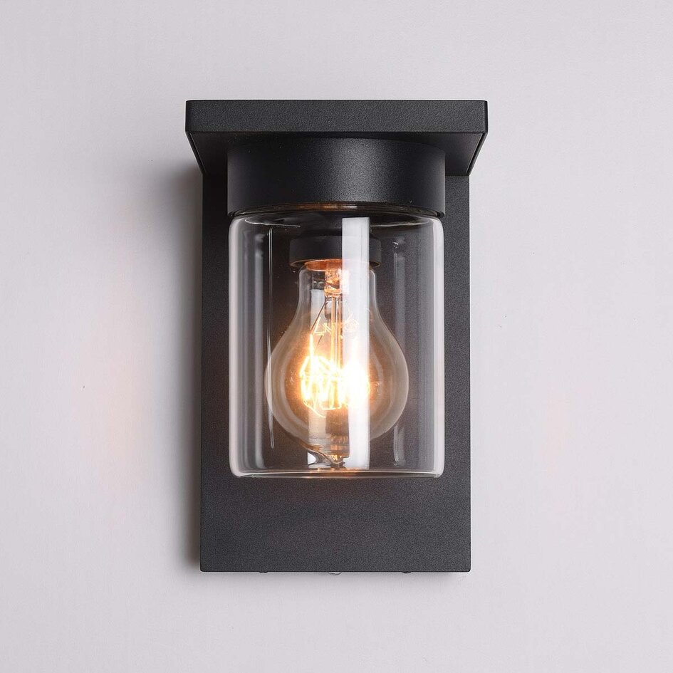 Moderne buitenlamp Aniello met schemersensor