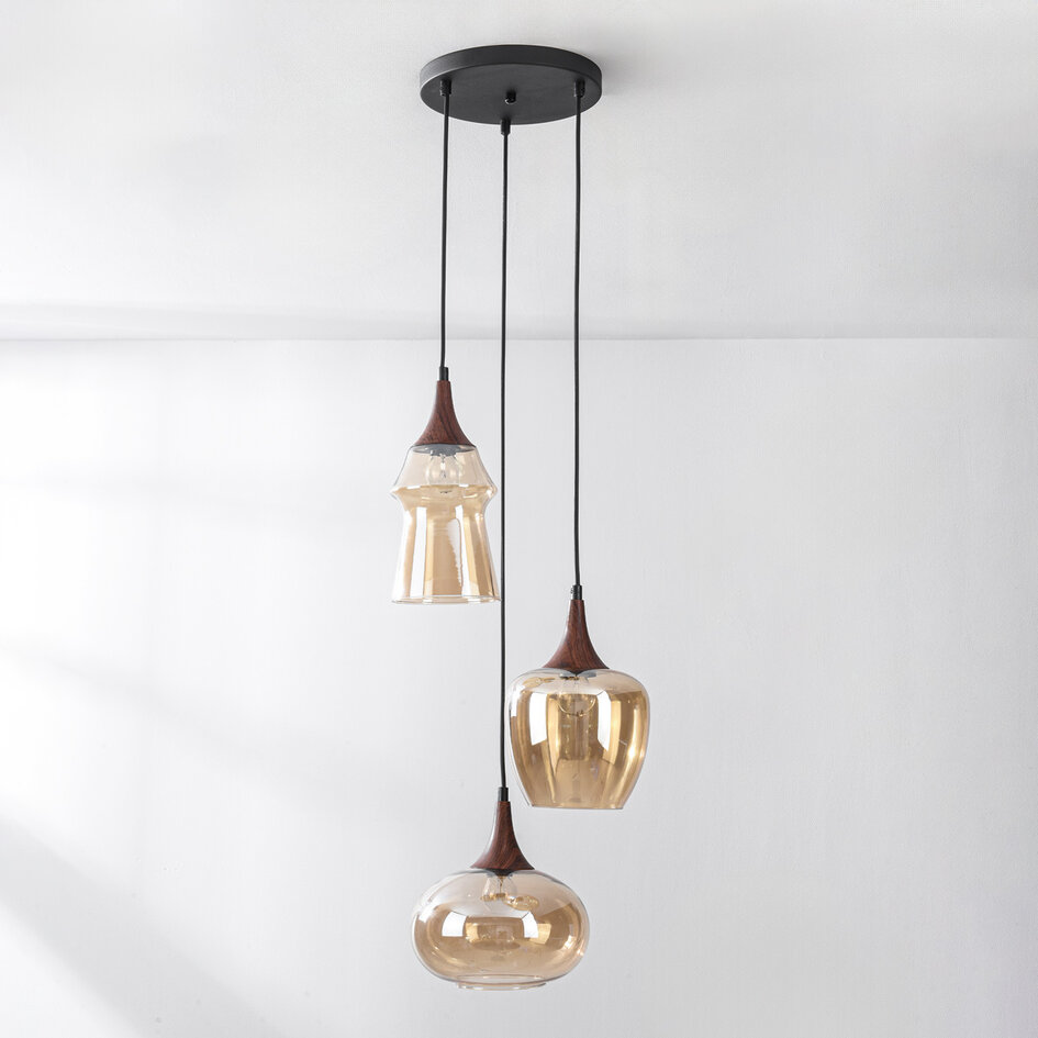 Design hanglamp Zian – 3-lichts zwart met houtlook en amber glas in diverse vormen