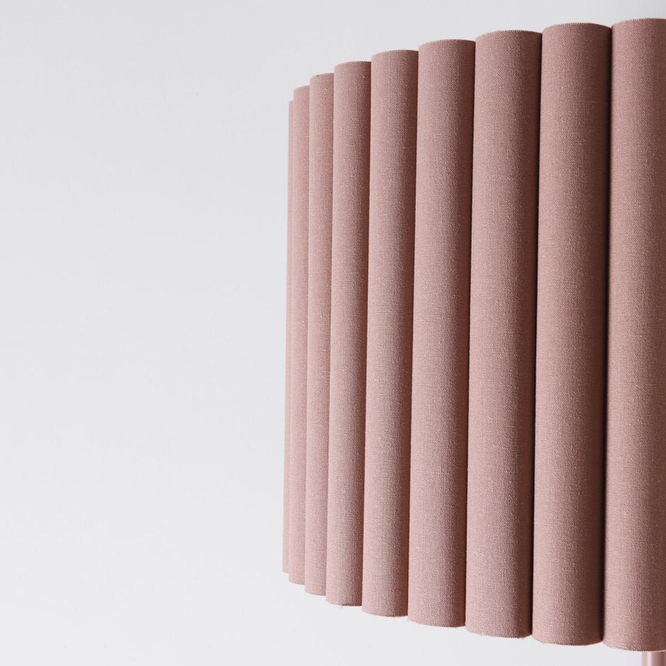 Vloerlamp Ribella met geribbelde lampenkap - mokka bruin