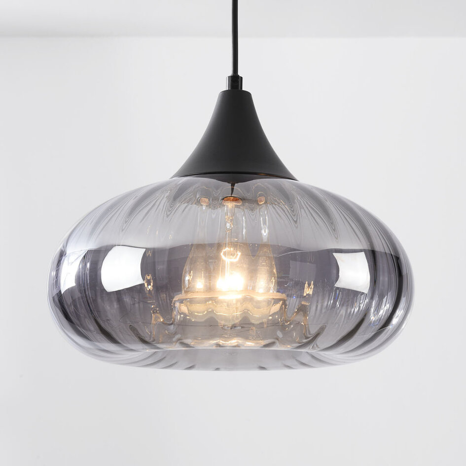 Zwarte hanglamp Ori zwart met gestreept rookglas