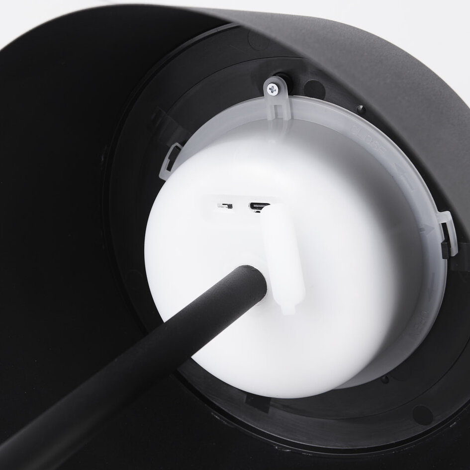 Staande buitenlamp Rivet met oplaadbare solar leeslamp – zwart