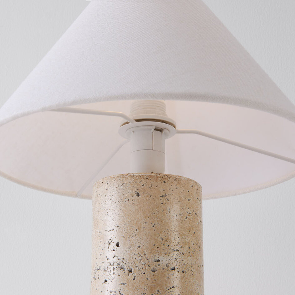 Japandi tafellamp Table met travertin optiek voet en linnen kap