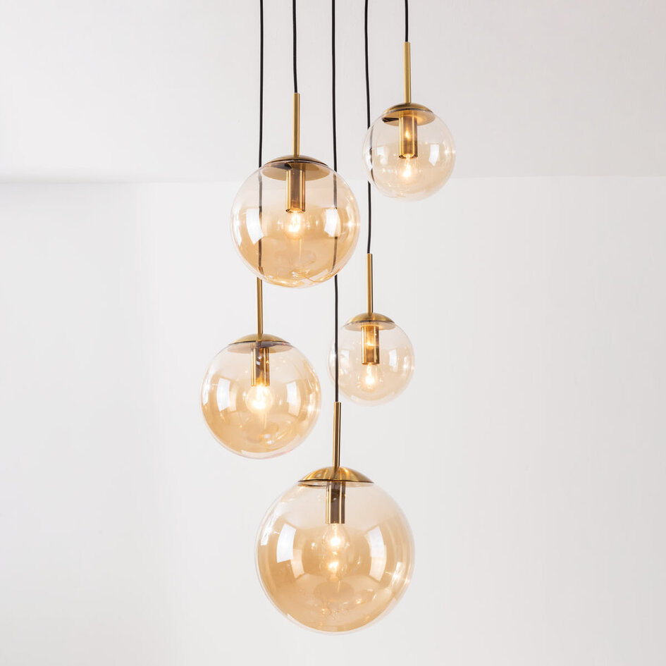 5-lichts hanglamp Marui met amber glazen bollen en gouden accenten