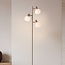 Vloerlamp Pieta in beige met drie draaibare spots van melkwit glas