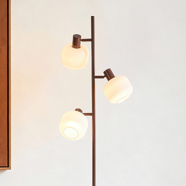Staande lamp Jesse bruin met melkwit glas, 3-lichts