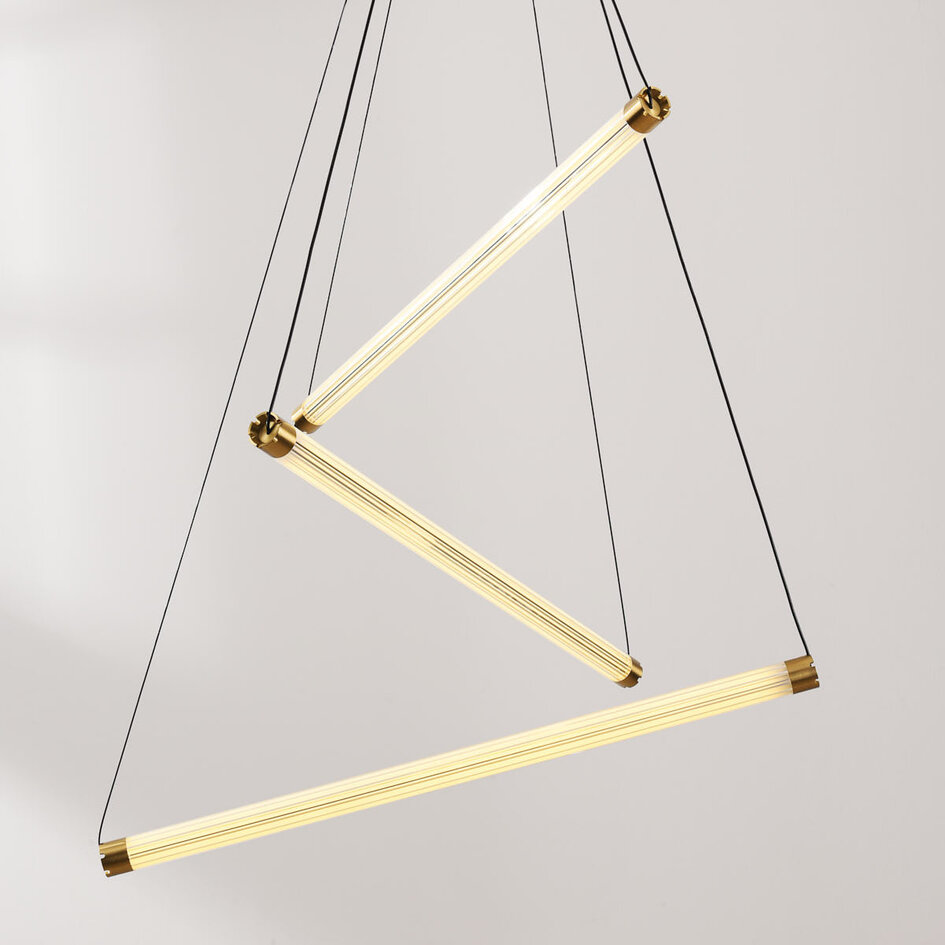 Design hanglamp Noqta met 3 lichtstaven in goud messing – triac dimbaar