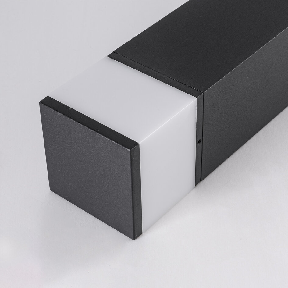 Staande buitenlamp met stopcontact Ute – zwart, met diffuser en 2 stopcontacten