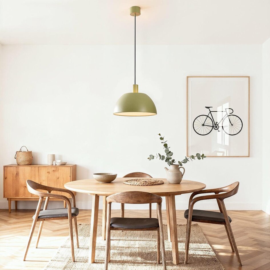 Moderne hanglamp Mirae in zacht matgroen met witte binnenzijde