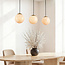Hanglamp Tessra met drie marmerlook bollen en messing gouden accenten