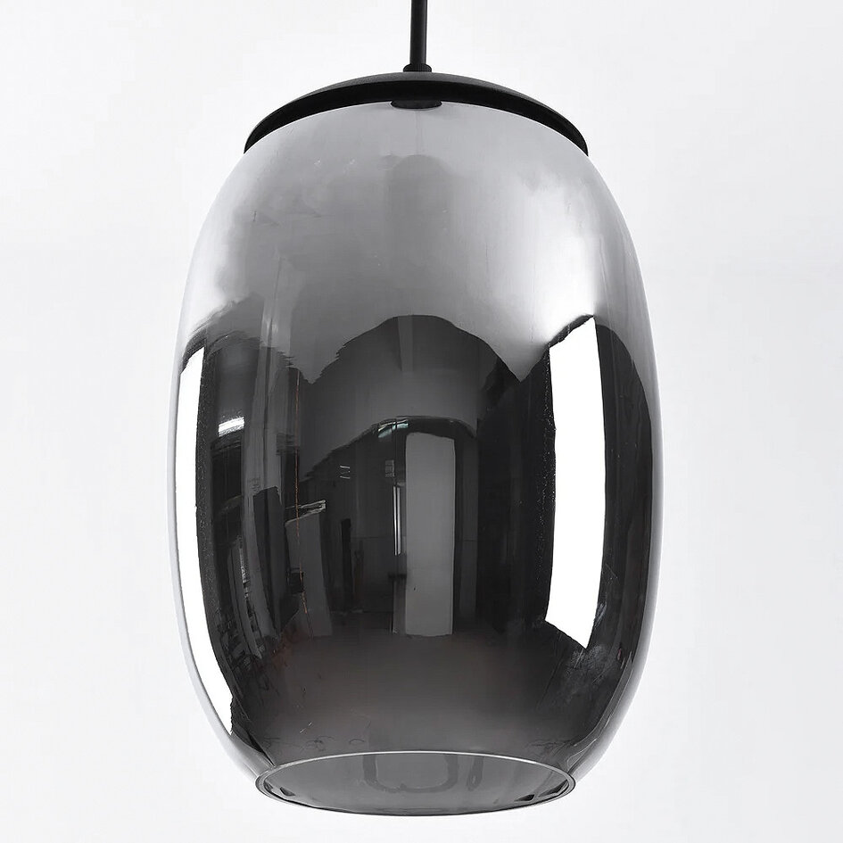 Zwarte hanglamp Nadine met smoke grijs glas en 3-staps dim