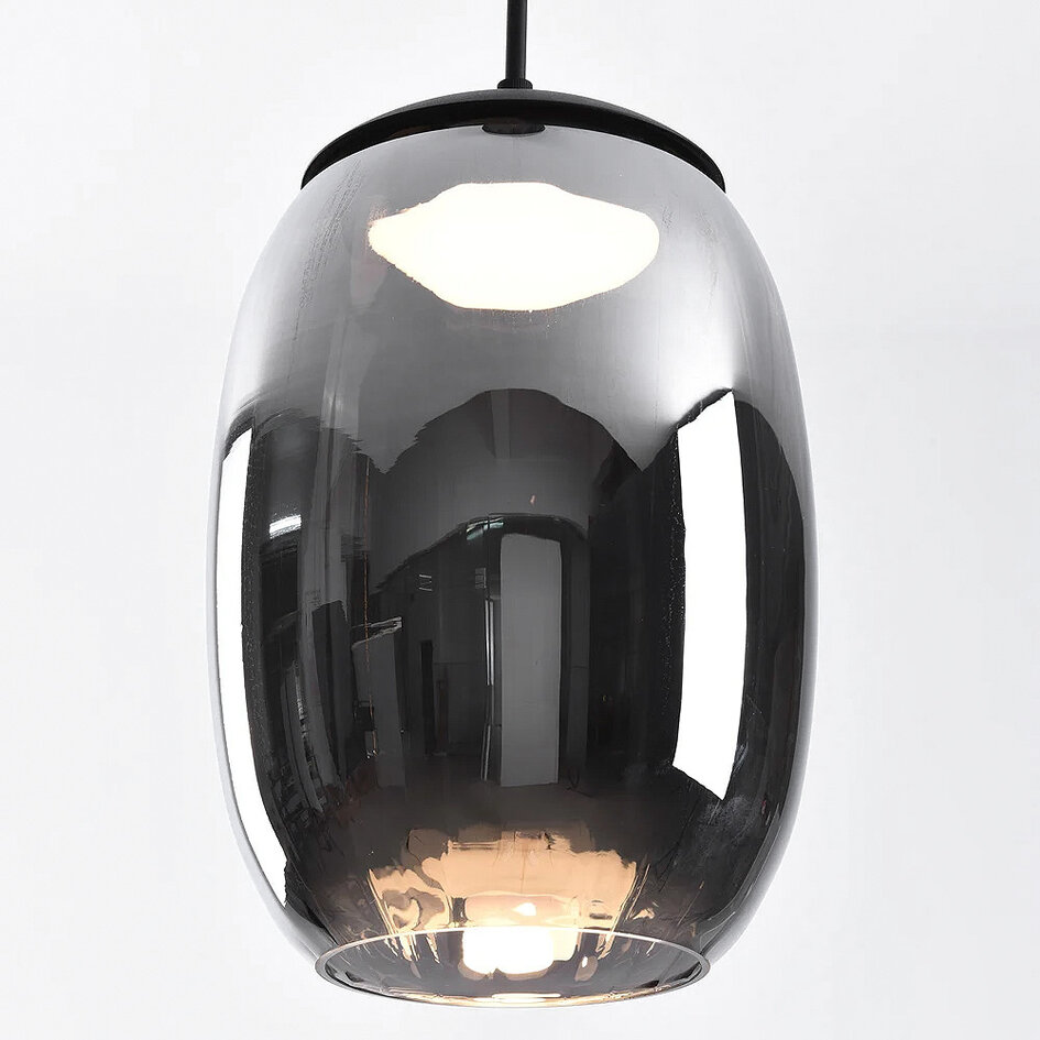 Zwarte hanglamp Nadine met smoke grijs glas en 3-staps dim