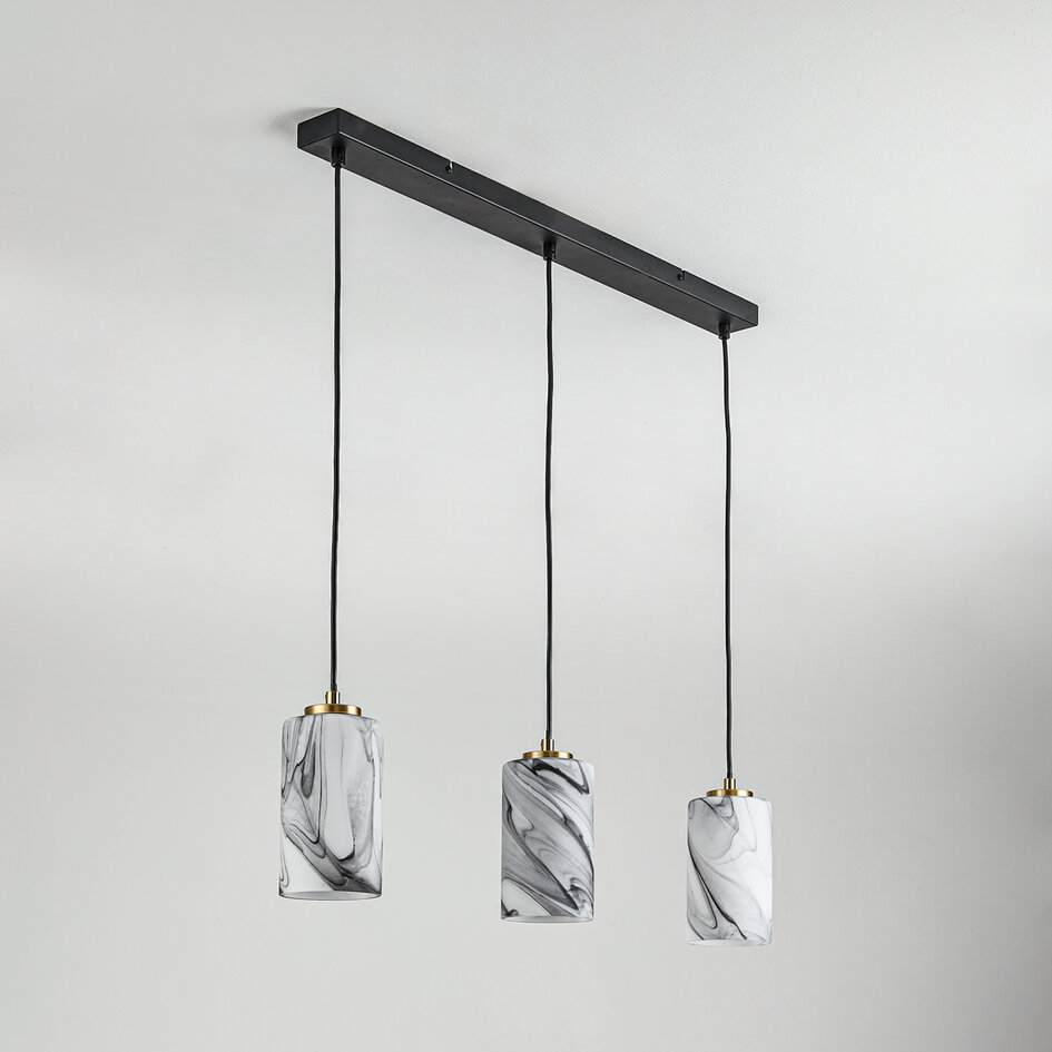 3-lichts hanglamp Vetra met marmerlook glazen kappen – messing goud en zwart