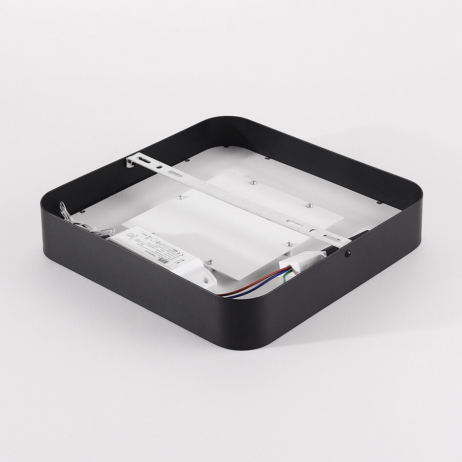 Plafondlamp Cercal 30 × 30 cm zwart met bladgoud-effect en 3-staps dimbaar