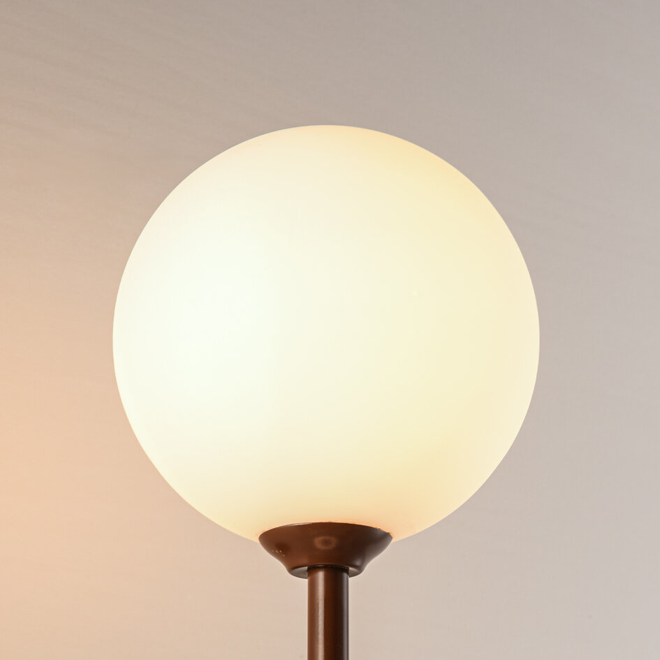 Moderne bruine wandlamp Runda met melkwit glas, 2-lichts