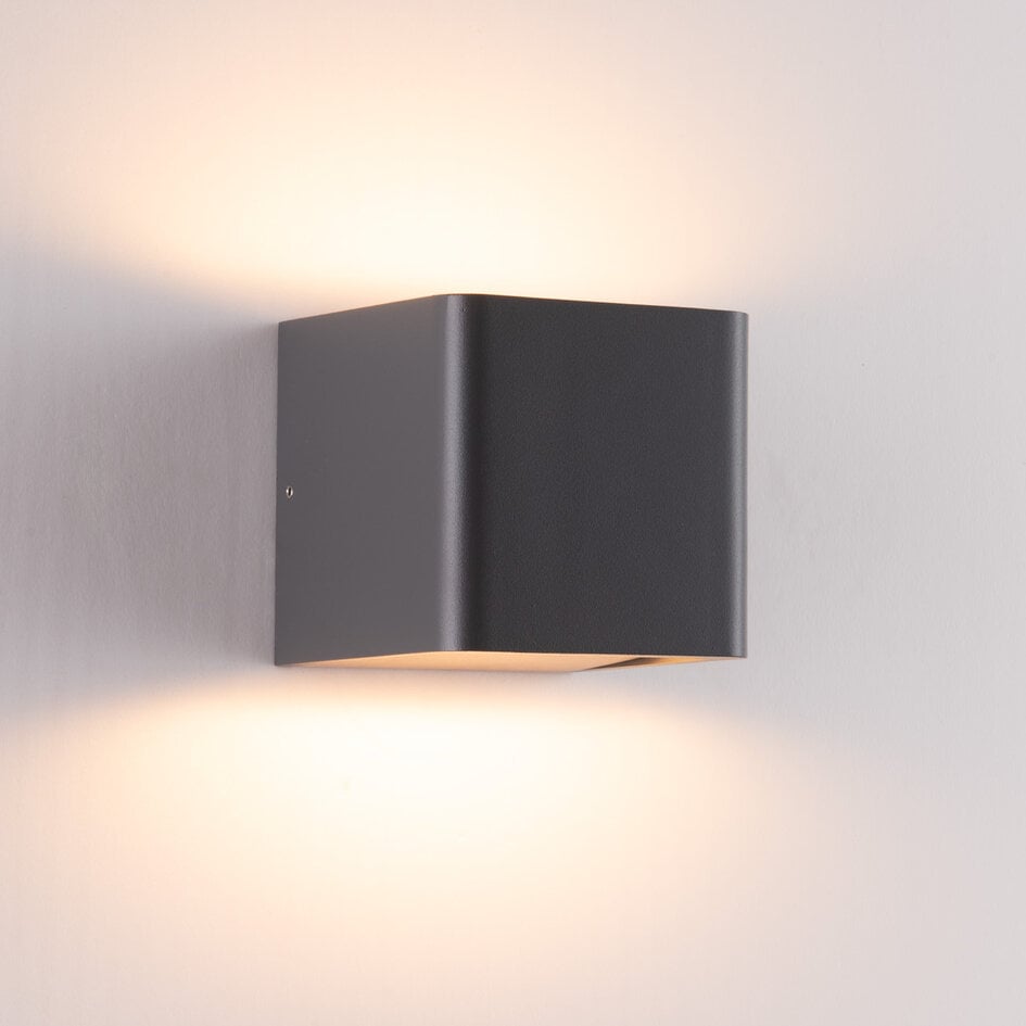 Moderne wandlamp Timber in donkergrijs met houtlook - up & downlight