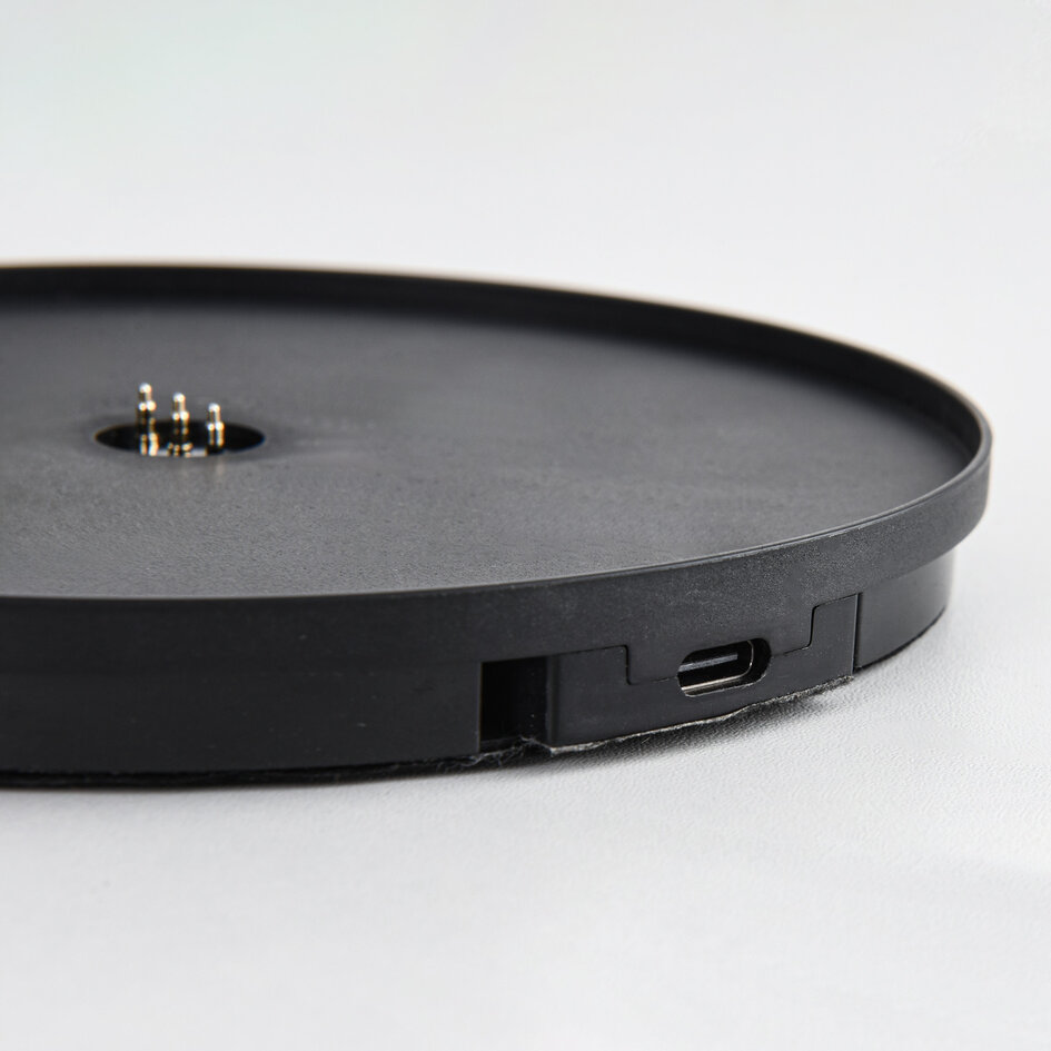 Oplaadbare tafellamp Zarya met touch dimmer, melkwit glas en laadstation