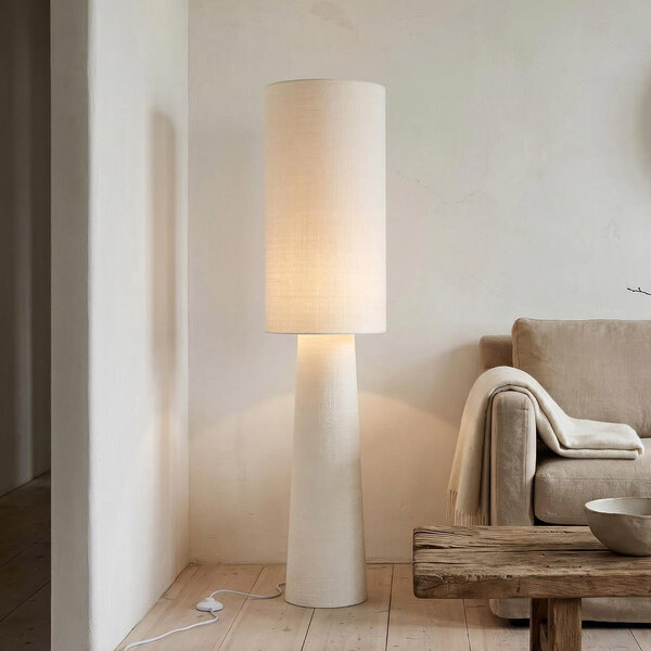 Japandi vloerlamp Lumo van linnen in gebroken wit